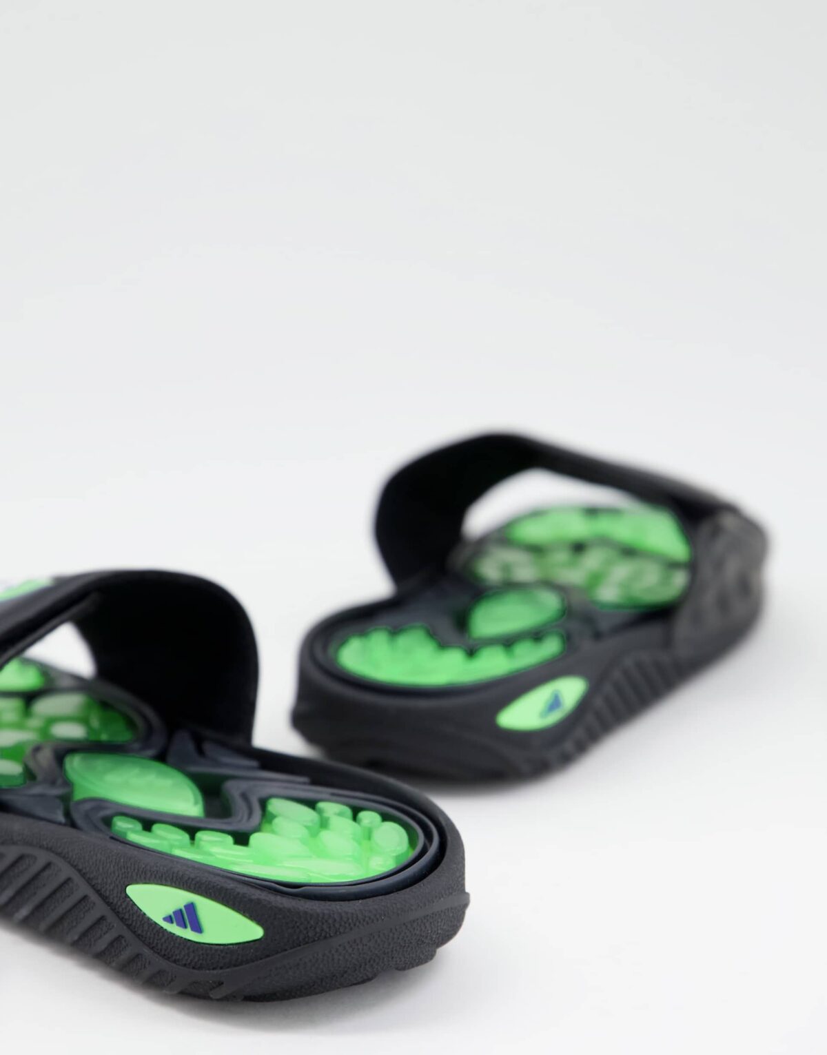 ADIDAS ORIGINALS REPTOSSAGE SLIDERS - Image 3