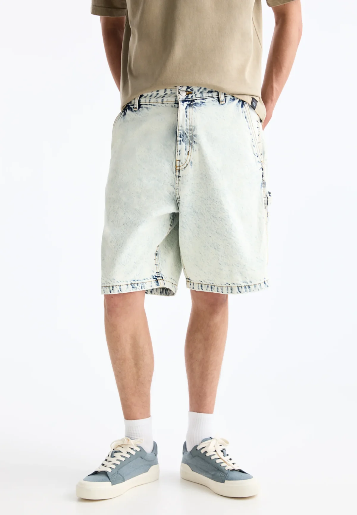 ACID BLUE WASH DENIM SHORT