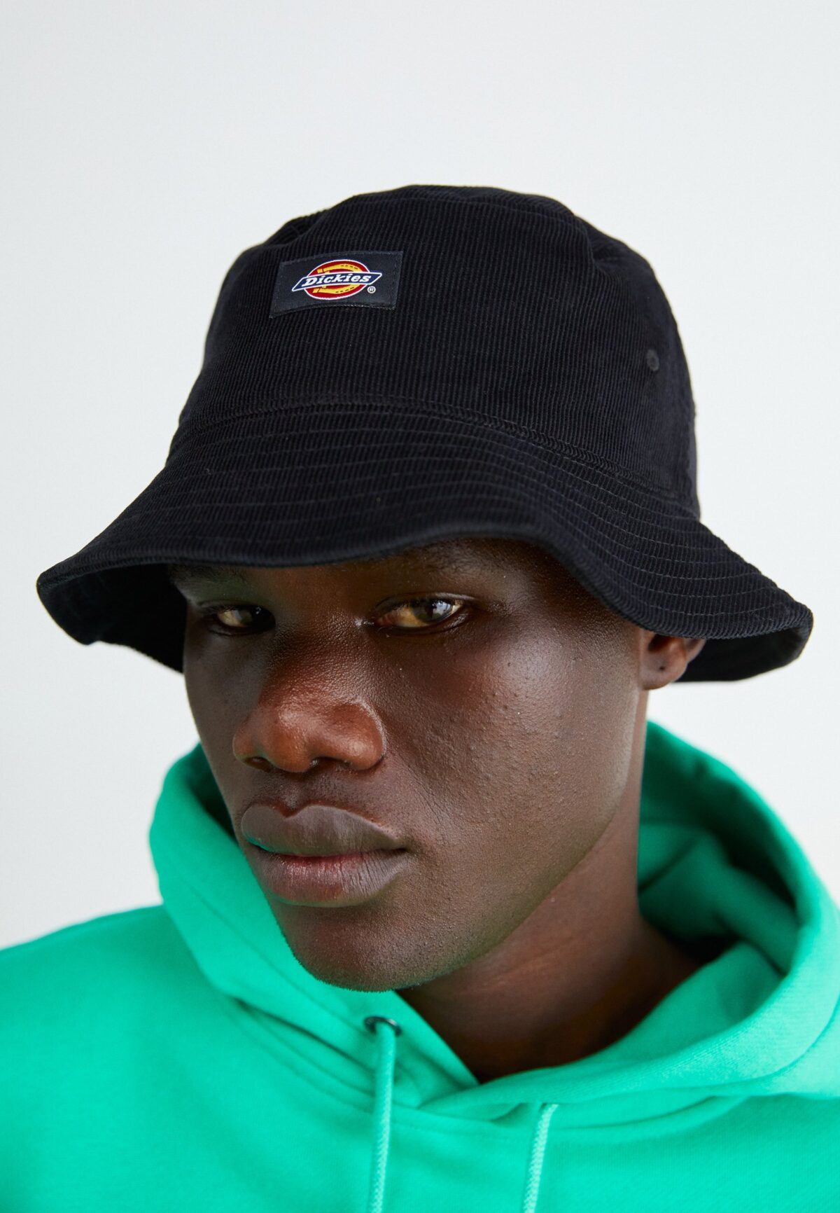 DICKIES BLACK CORDUROY BUCKET HAT