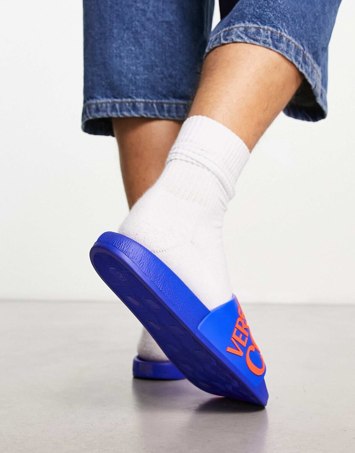 VERSACE JEANS COUTURE EMBOSSED LOGO SLIDE ROYAL BLUE - Image 3