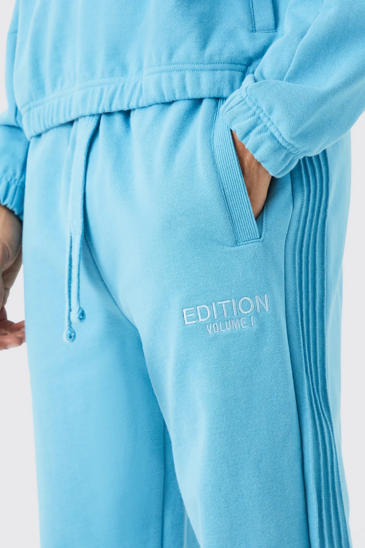 OVERSIZED EMBROIDERED HEAVY WEIGHT JOGGERS - Image 3